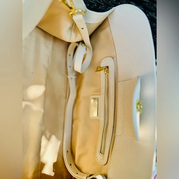 Claudia Firenze Pebbled Leather Tote | Made in Italy | Capsule Closet Must-Have - Picture 7 of 10